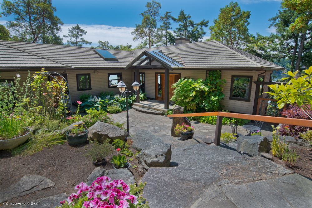 Maracaibo Waterfront Home Salt Spring Island