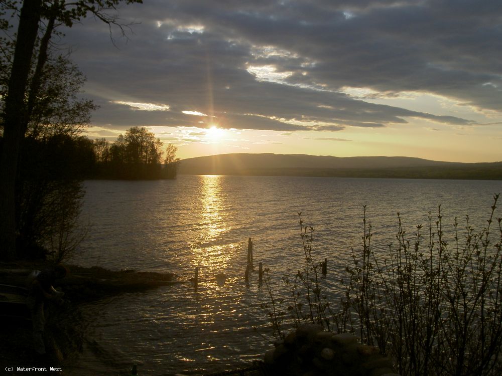 Stunning Lakeshore Lot Francois Lake